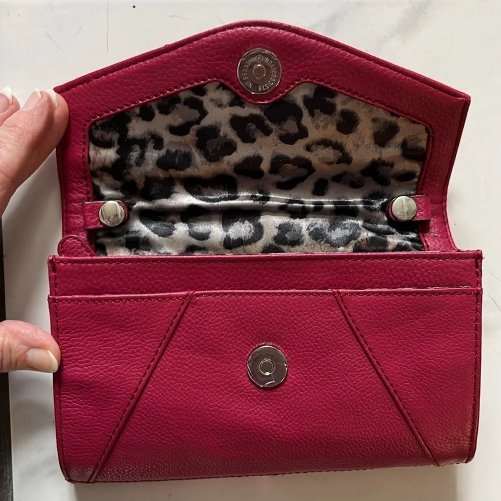Tignanello Wallet on chain Crossbody bag phone case fuchsia Padded EUC 7.5w